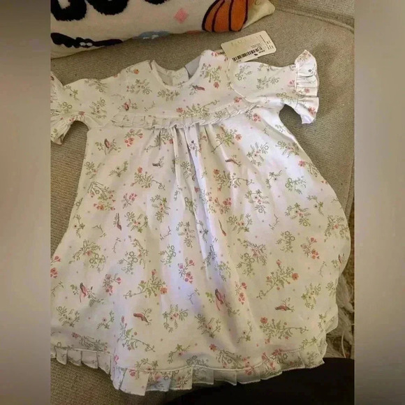 0/3 month gown - Picture 1 of 5